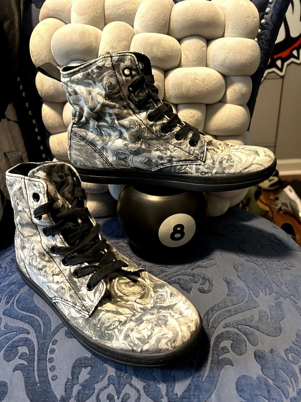 Dr Martens Hackney Black & White Skull Roses size 8/EU 39